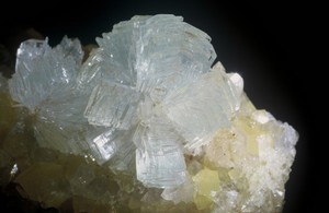 mineraux hemimorphite